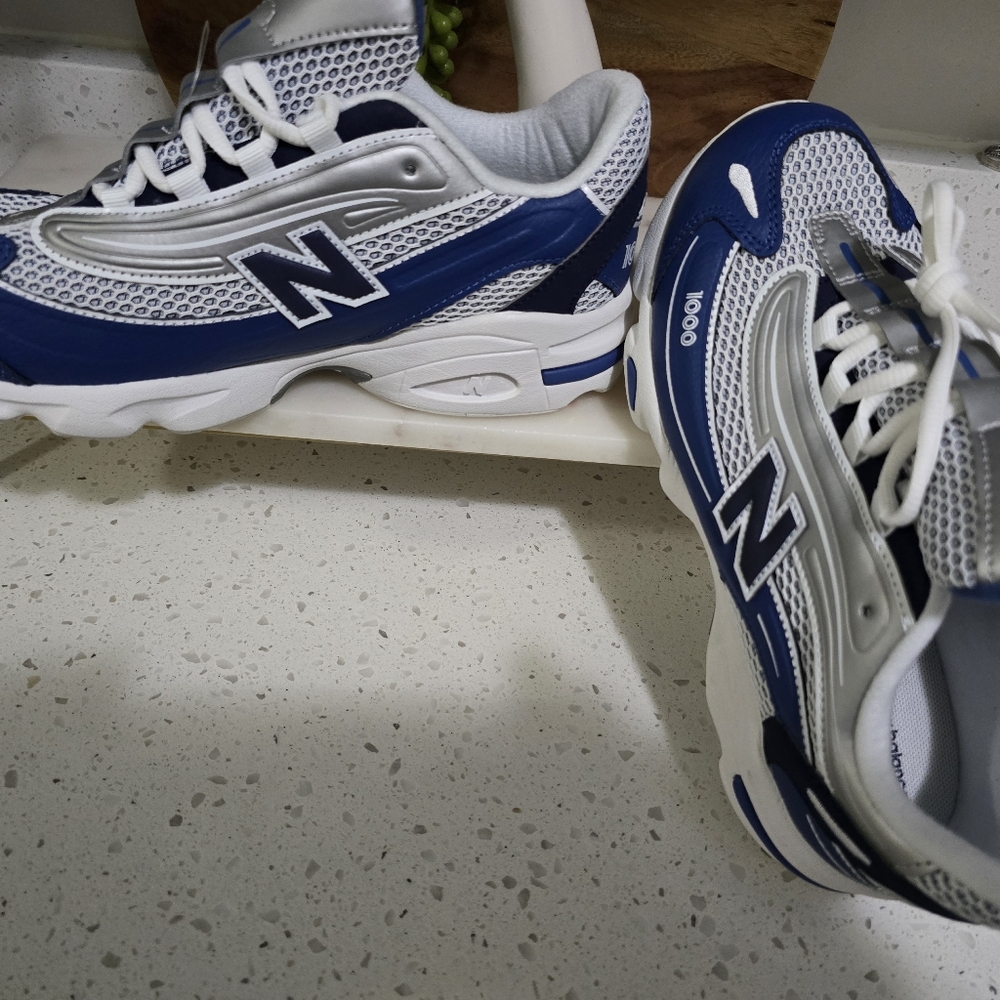 New Balance Kids Sneakers in Blue and White - Picture 5 of 16